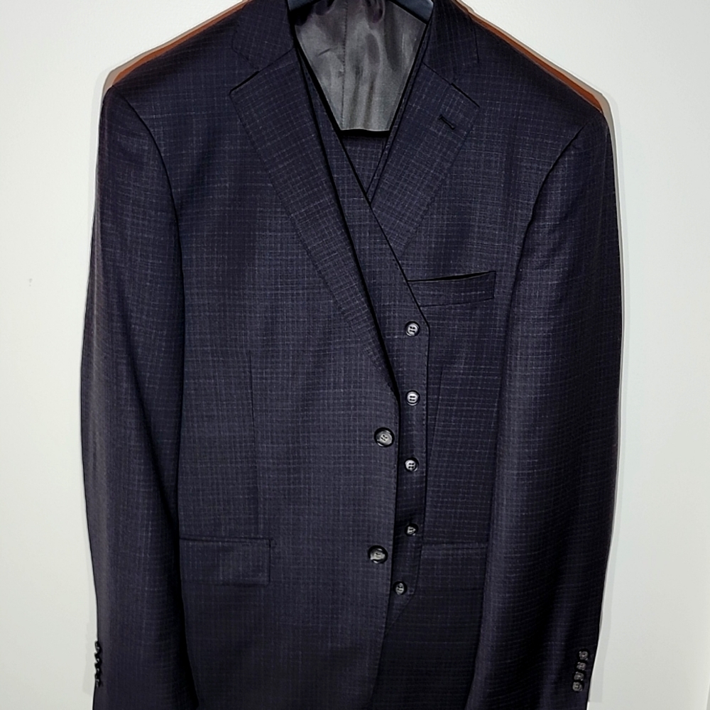 3-piece Guy Laroche Men's Charcoal Suit